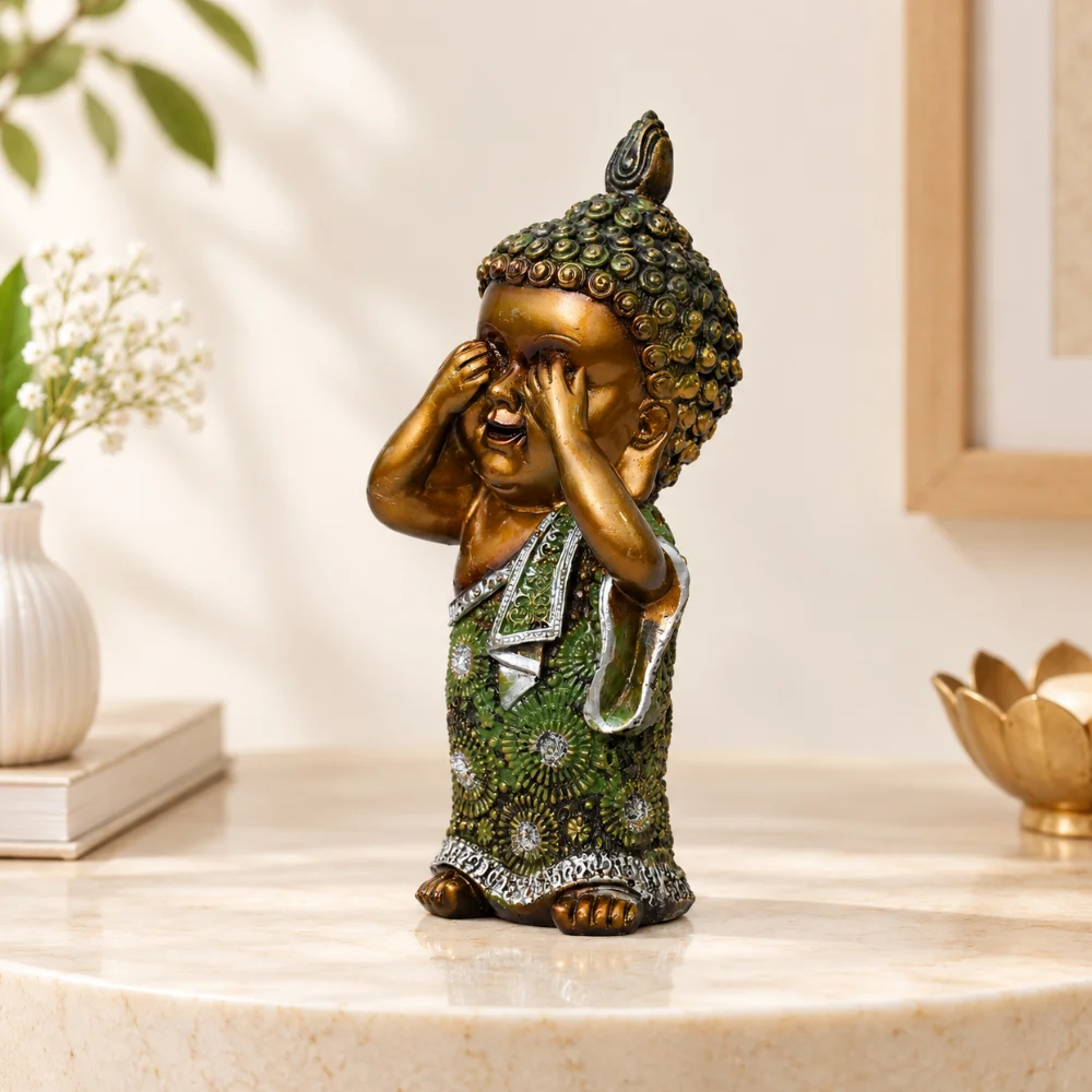 A Green Covered-Eyes Figure
